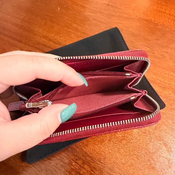 💎NEW💎 Rare Chanel 2024 Burgundy Jeweled Card Case - Picture 7 of 7